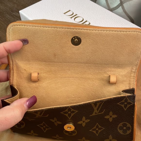 Louis Vuitton Pochette Twin - Picture 4 of 11